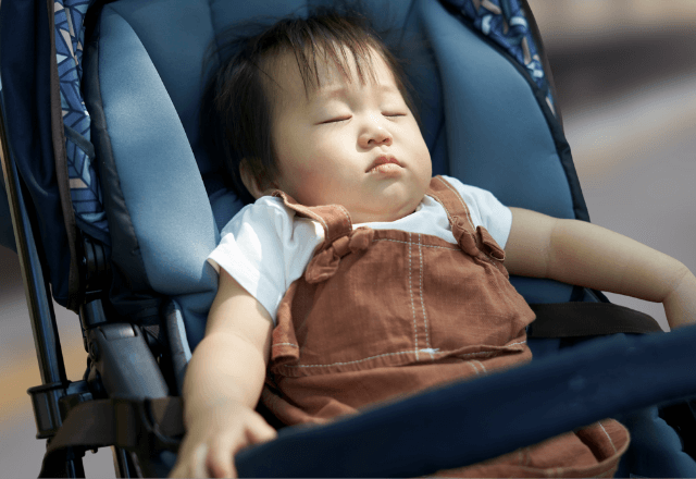 満員電車で…閉まりかけのドアに“背中から”突っ込んできた母親。その直後⇒車掌の対応に「えっ嘘…！」