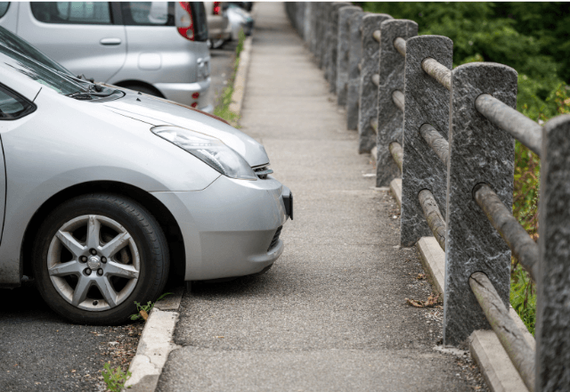 ”無断駐車”する男「車動かしたら罰金な（笑）」俺「はーい」後日⇒お望み通り【そのまま】にして大型工事をした結果…