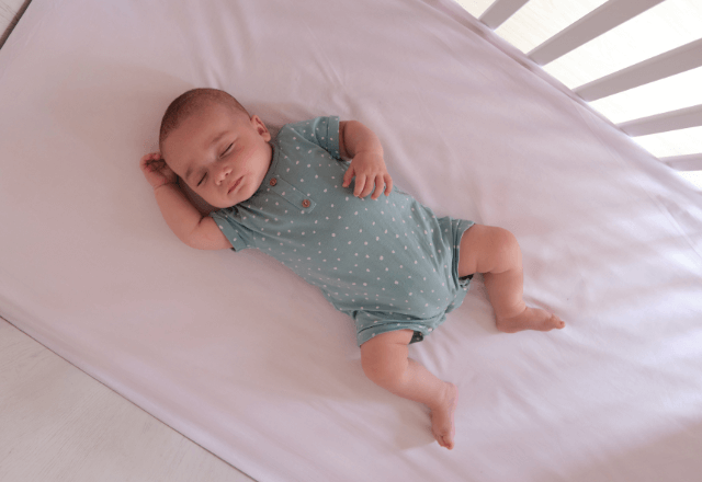 ベビーベッドは必要？おやこで安心して眠れる選び方のコツ