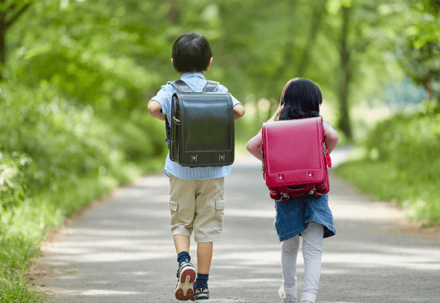 小学校からの下校中…「うわぁーん」と大号泣する女の子を助けた結果⇒まさかの展開に＿＿？！