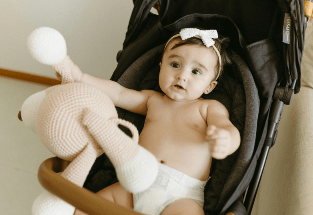 お出かけがもっと楽しく！ベビーカー用おもちゃの選び方と付け方