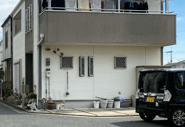 自宅前に隣人が”無断駐車”！？「今すぐ移動してください」注意した結果⇒翌日、隣人の【衝撃的な復讐】に絶句…