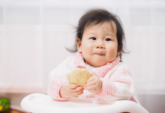 幼児食の回数はどうする？上手なおやつの取り入れ方や味付けのコツ