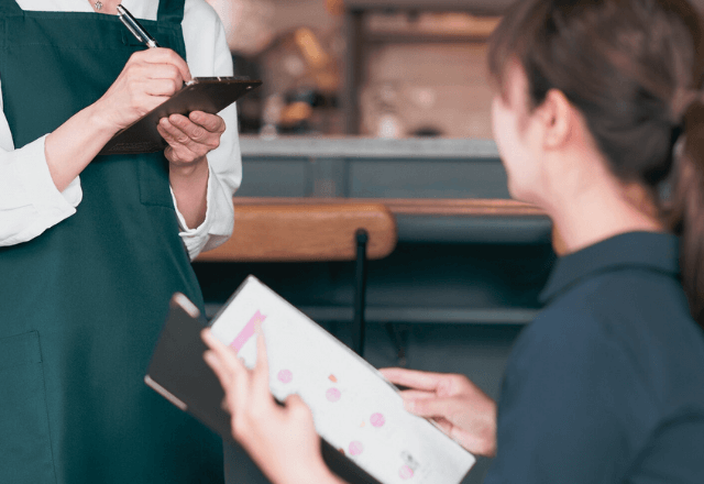 カフェで…「セットがお得ですよ」店員のすすめを断った結果⇒「ハァ？いやいや！」耳を疑う一言が―！？