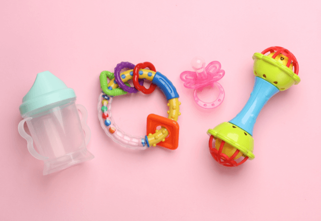 赤ちゃんが喜ぶ！初めての贈り物に選びたい名作おもちゃ4選