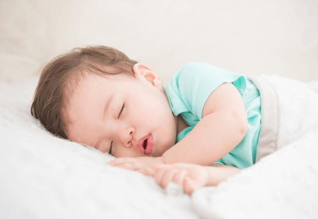 赤ちゃんのネントレはいつから？スムーズに進めるコツと基本のやり方