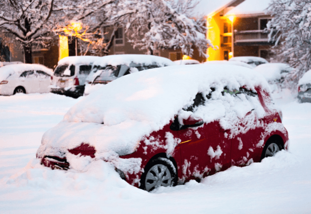 大雪の入学式…“校長待ち”で3時間遅延！？会場はクレーム寸前…しかし⇒現れた【衝撃的な姿】に思わず納得…