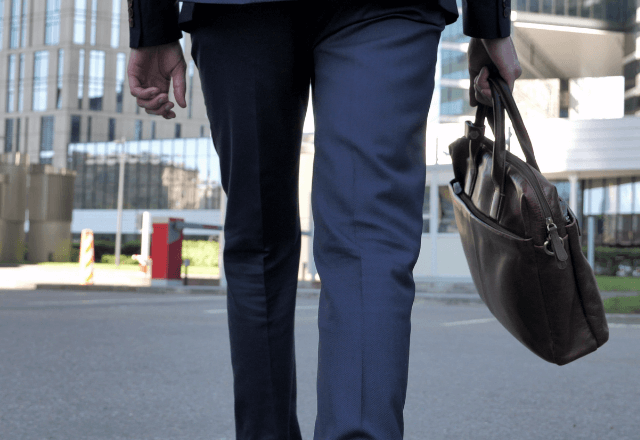 満員電車で…「駅員さん呼びますね」倒れた男性を介抱した半年後⇒「あっ…！」取引先でまさかの展開に―！？