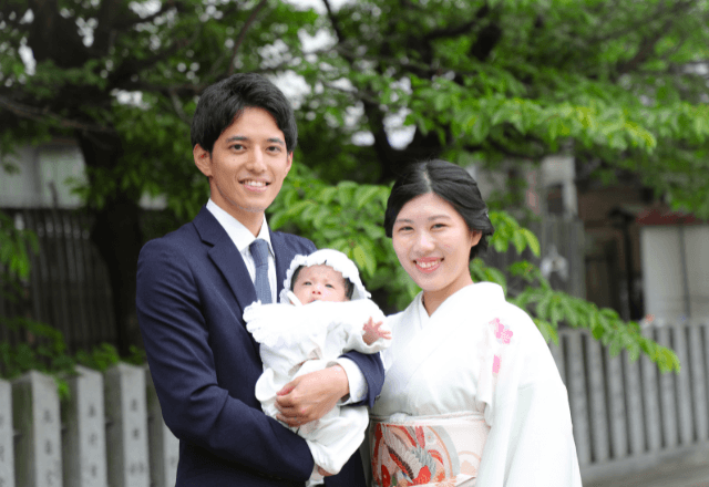 お宮参りの基本知識！最適な時期や家族の服装選びのポイント