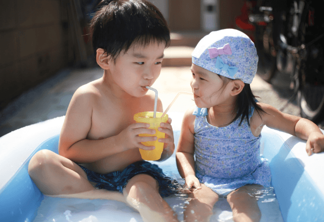 おうちでプールを楽しもう！子どもに合う選び方と上手なお手入れのコツ