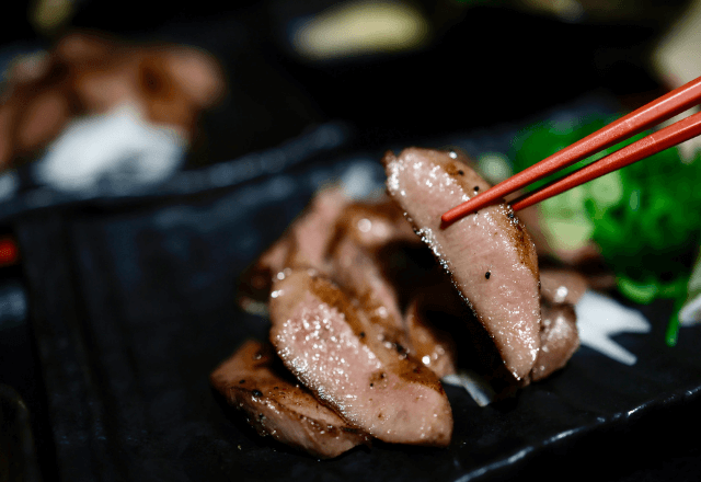 夕食中…「泣き声で飯がまずい」生後3ヶ月の子どもを睨む夫。直後⇒「やめて！」夫を突き飛ばした理由にゾッ…