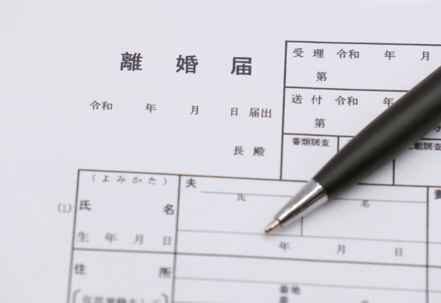 勝手に『二世帯住宅を契約』した義母と夫「嫌なら離婚な（笑）」嫁「離婚で」後日⇒勘違いに気づいた2人は絶句