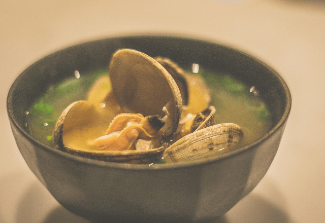 義実家で…「口に合う？（笑）」私にだけ塩辛い味噌汁を出す義母。翌朝⇒こっそり【義父の器】と入れ替えた結果