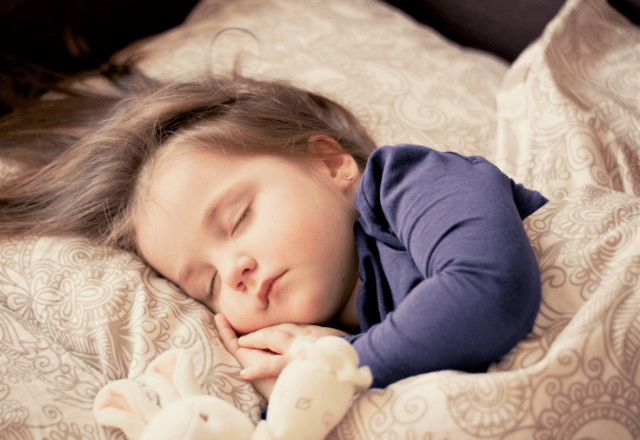 2歳児の眠りに誘う魔法のような寝かしつけ方法