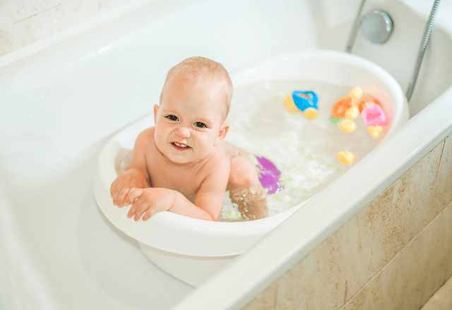 お風呂を楽しい遊び場に！おやこで笑顔になれるおもちゃと遊び方