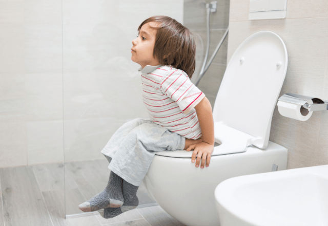 絵本で楽しくトイレトレーニング！おむつ外れの準備とおすすめの選び方