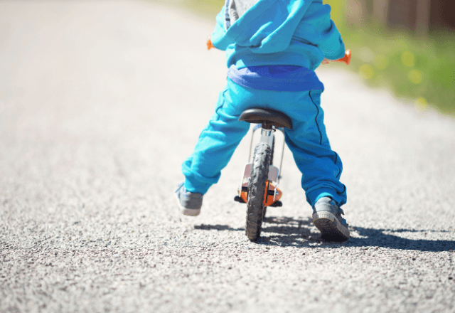 幼児がすぐに自転車に乗れるように！プロが伝授する練習法