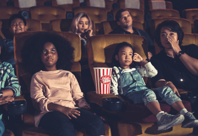 子どもと映画館を楽しもう！デビュー時期の目安と失敗しない準備術