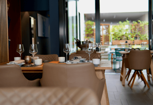 飲食店で…70分放置された私。さらに『店員の注文ミス』を指摘した結果⇒【ため息交じりに放たれた一言】に絶句…