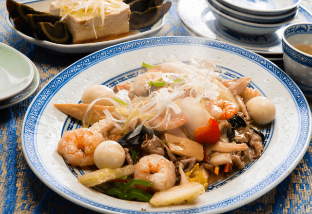 中華料理屋で…注文ミスした店員に「交換して」と頼んだ私。直後⇒大声で放たれた【あり得ない一言】に店内騒然…！？