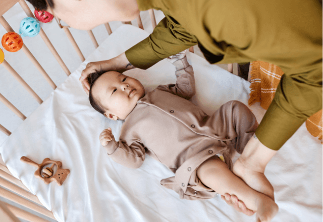 赤ちゃんのスムーズな寝かしつけ術!基本のコツと生活リズムの整え方