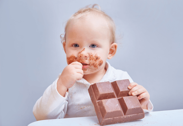 子どもがチョコをこぼしても安心！きれいに落とせるシミ抜き術