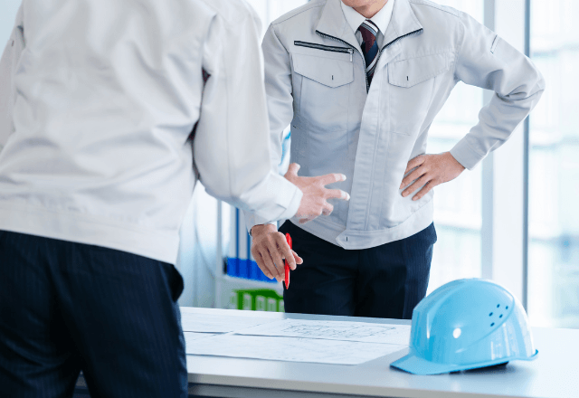 社員「下請けが社員食堂で何してんだよ（笑）」作業服の男性にジュースをかけた結果⇒社長「お前はクビだ」男性が解雇されたワケ