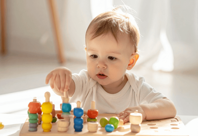 生後5ヶ月の赤ちゃんが夢中になる遊びと発達を促すおもちゃ