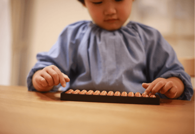 右脳を刺激！そろばんで育つ3つの能力と始める時期や注意点