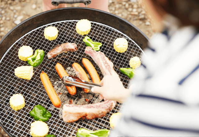 真夏のBBQ中…「妊婦も肉焼くんだ!根性見せろ!」と嫁に強制した結果⇒「救急車ー!」驚愕の結末に絶句…