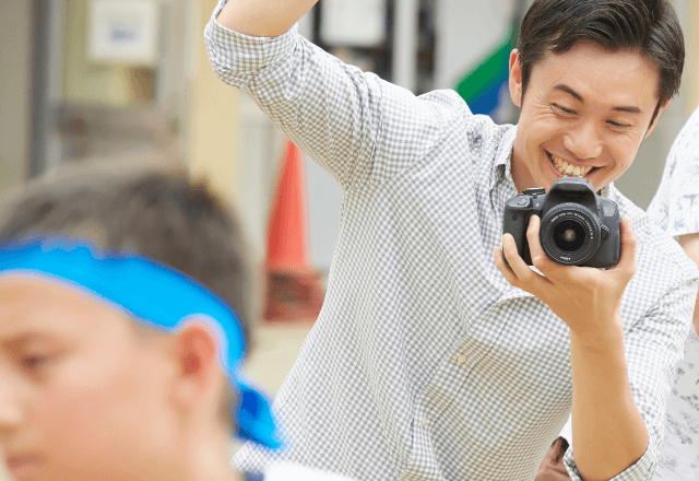 運動会で…競技中、立ち入り禁止のコースに侵入する父親。直後⇒保護者から【悲鳴が沸き上がった】ワケ…