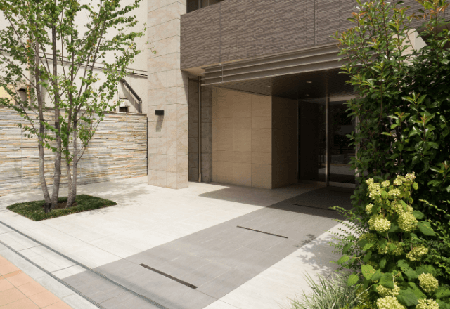 義母を連れた夫「同居する。嫌なら出て行け」私「私の家だよ」登記簿を見せた結果⇒「え？」2人が青ざめて…