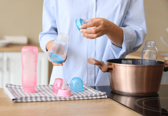 沸騰してから何分？いつまで続ける？哺乳瓶の正しい煮沸消毒の方法