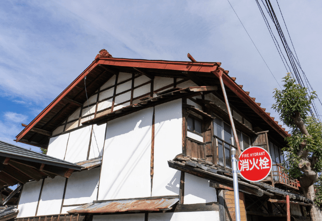 「長男が継げ！管理はしてやる」親戚に丸め込まれ遠方の実家を相続。鍵を渡した数ヶ月後⇒届いた請求書に絶句…