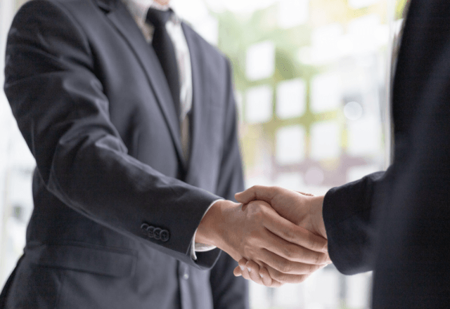 新社長「貧乏は用済み！クビで（笑）」俺「いいのね？」後日⇒【社長として再会】した結果