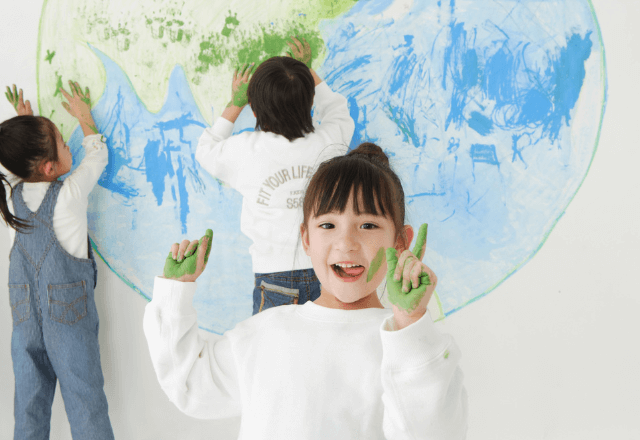 焦らないで！絵の具や墨の汚れを家にあるものできれいに落とす裏ワザ