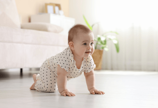 赤ちゃんの後追いはいつまで？理由とシーン別の対策