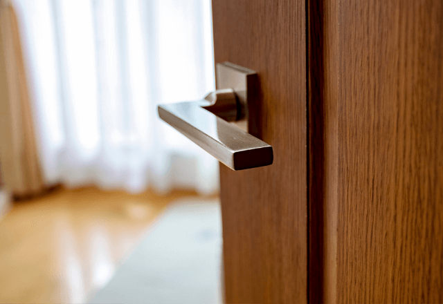 帰宅直後…夫の前で泣きじゃくる“5歳の息子”が正座。次の瞬間⇒夫「3000万払え」激怒した理由に絶句…