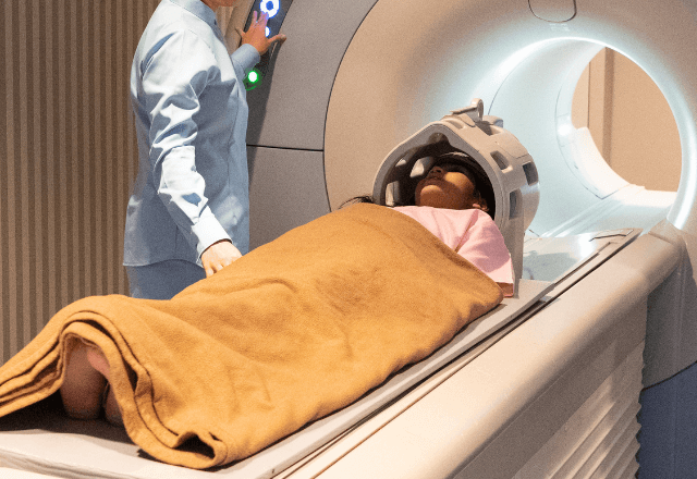 酷い頭痛に悩まされる中学生の娘…病院に行くと⇒医師が告げた”診断結果”に「え？」