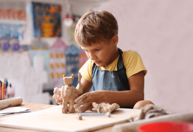 紙粘土で本物そっくり！おやこではまる粘土工作のコツと人気作品