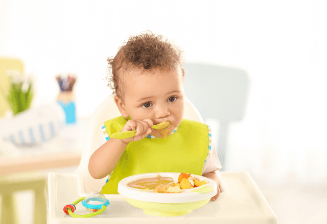 幼児食の量はどれくらい？年齢別の目安や味付けのコツをご紹介
