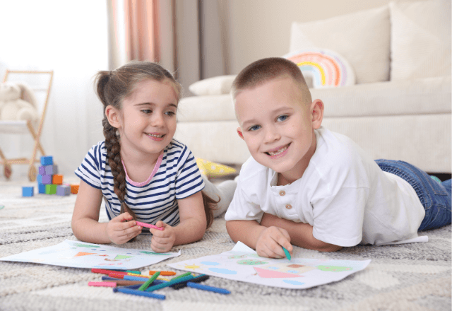 クレヨン汚れも怖くない！壁・家具・服の素材別お掃除術