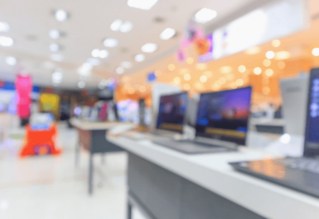 予約した客が“半年間来店せず”。商品を売り場に並べた結果⇒客「なんで準備してないんだ!」店員あ然の大騒動に…
