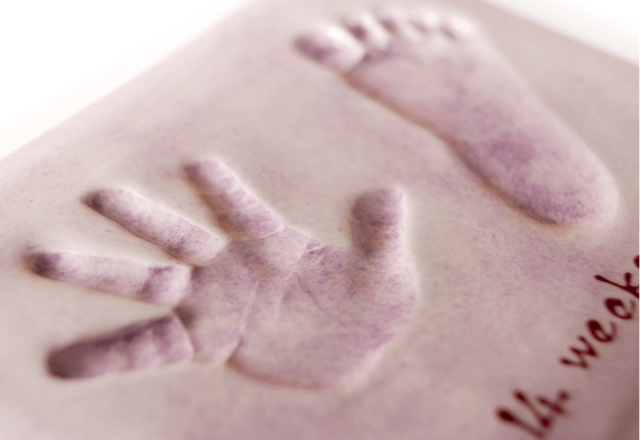 赤ちゃんの成長を形に！手形をきれいに残す方法と素敵なアートのコツ