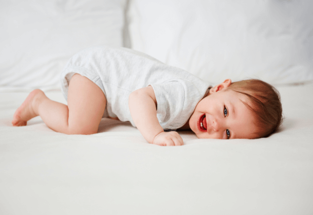 ベビー布団の卒業時期はいつ？心地よい眠りを守るポイントと寝相対策