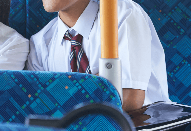 バスで…「すみません、通ります！」奥から人をかき分けた高校生。直後⇒「こっち！」乗客が涙ぐんだ光景とは…