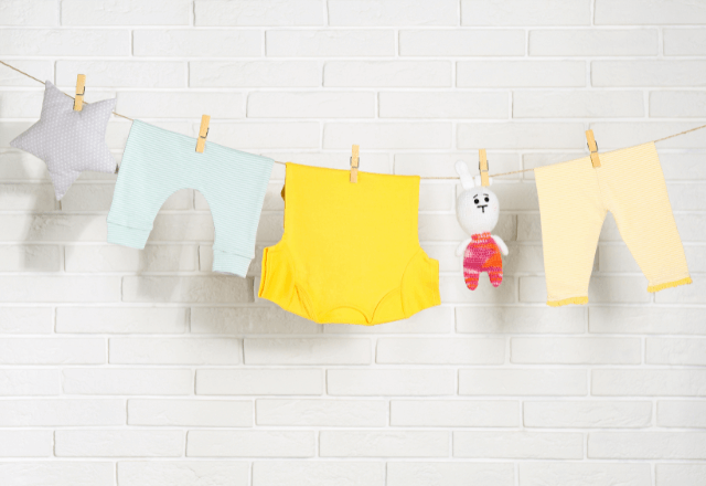 ベビー服の洗濯方法｜分けて洗う時期とコツ