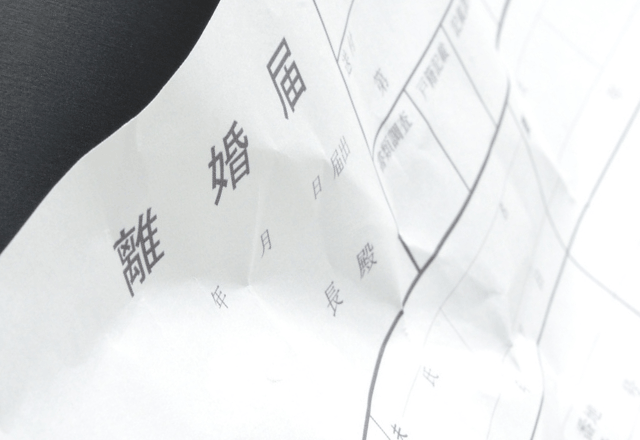 義父の介護に協力しない夫「嫌なら離婚すれば？（笑）」嫁「はーい」後日⇒帰宅した夫は”まさかの光景”に絶句