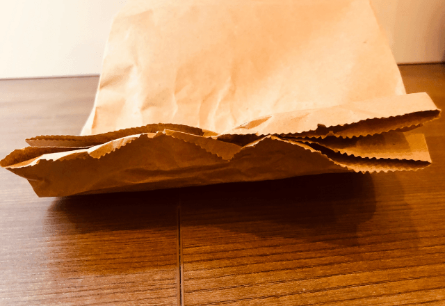 義実家で…義母「また来てね」と渡された手土産。直後⇒「母さん！！」夫が“車をUターン”させた理由にゾッ…