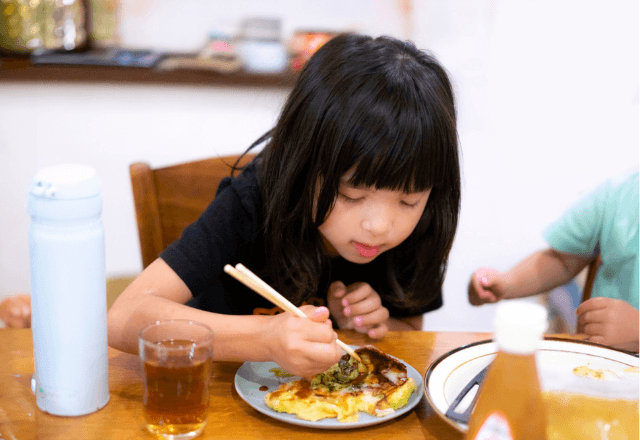 おやこで楽しくマスター！正しい箸の持ち方を無理なく教えるコツ